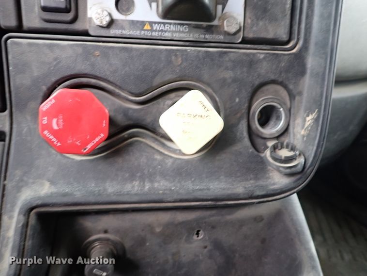 image for item IS9398 2012 International ProStar  semi truck