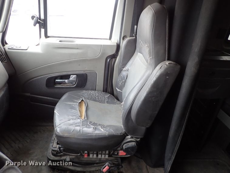 image for item IS9398 2012 International ProStar  semi truck