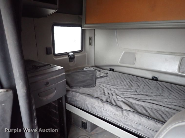 image for item IS9398 2012 International ProStar  semi truck