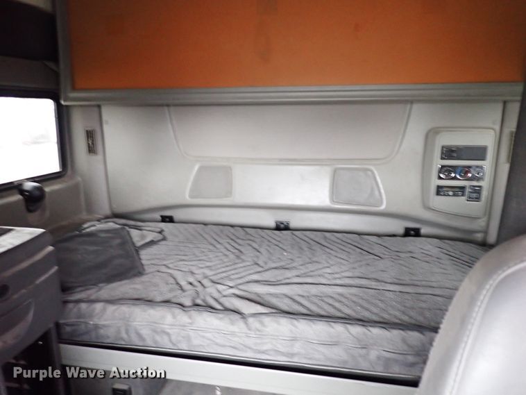 image for item IS9398 2012 International ProStar  semi truck