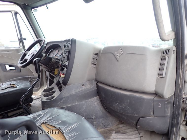 image for item IS9398 2012 International ProStar  semi truck