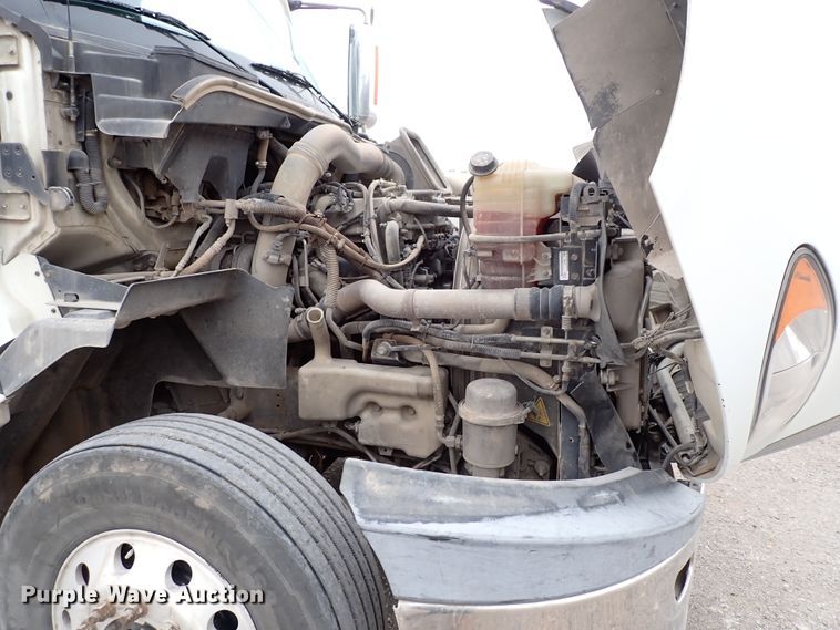 image for item IS9398 2012 International ProStar  semi truck