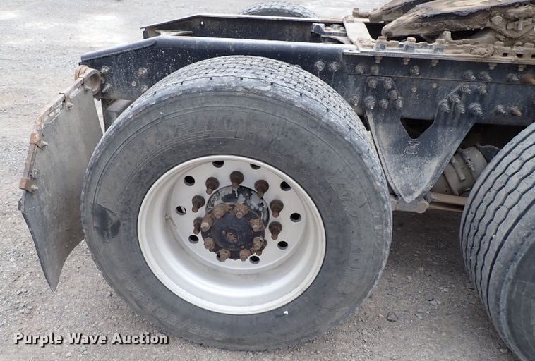 image for item IS9398 2012 International ProStar  semi truck