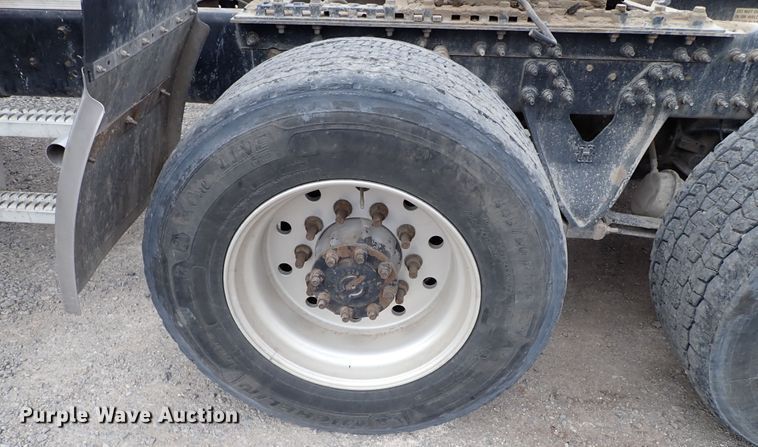 image for item IS9398 2012 International ProStar  semi truck