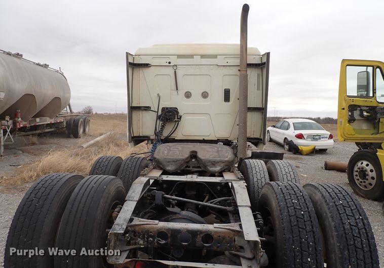 image for item IS9448 2012 International ProStar  semi truck