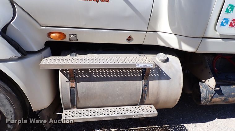 image for item IS9448 2012 International ProStar  semi truck