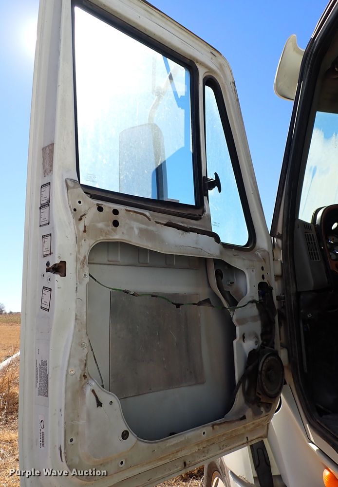 image for item IS9448 2012 International ProStar  semi truck