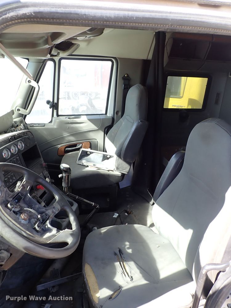 image for item IS9448 2012 International ProStar  semi truck