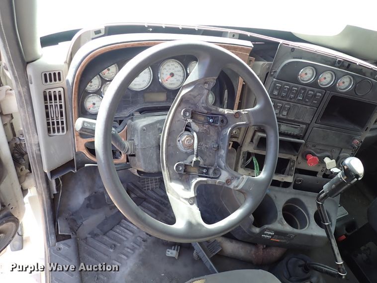 image for item IS9448 2012 International ProStar  semi truck