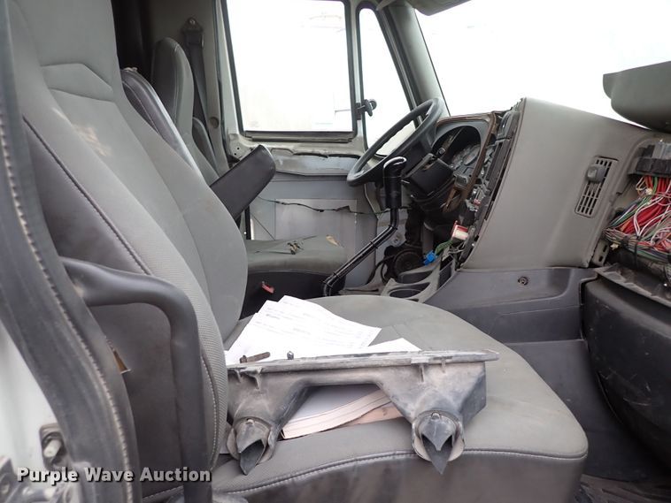 image for item IS9448 2012 International ProStar  semi truck