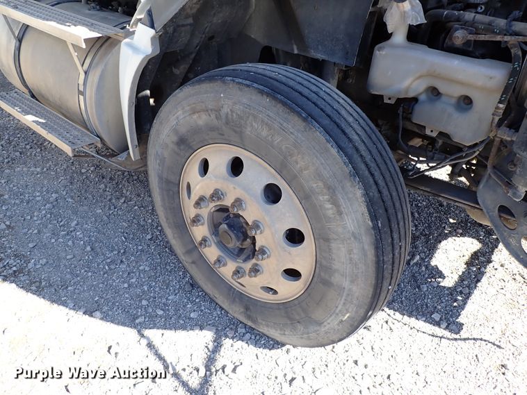 image for item IS9448 2012 International ProStar  semi truck