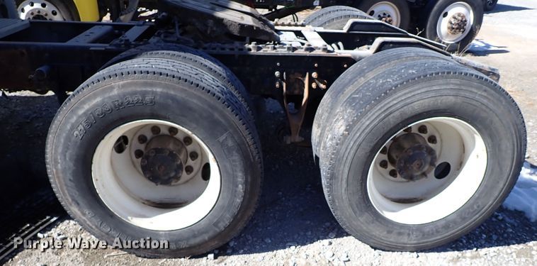 image for item IS9448 2012 International ProStar  semi truck