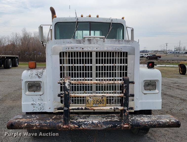 image for item JE9931 1974 International Transtar 4300  semi truck