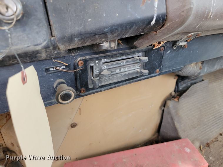 image for item JE9931 1974 International Transtar 4300  semi truck