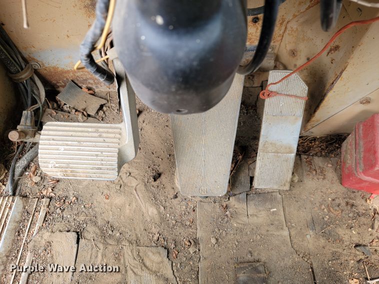 image for item JE9931 1974 International Transtar 4300  semi truck