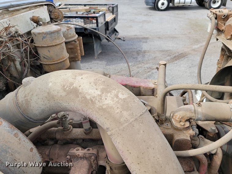 image for item JE9931 1974 International Transtar 4300  semi truck