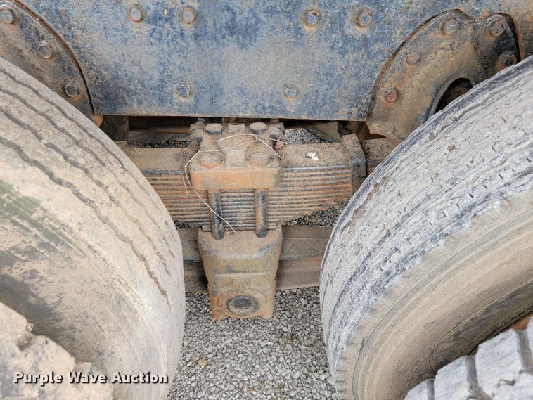 image for item JE9931 1974 International Transtar 4300  semi truck