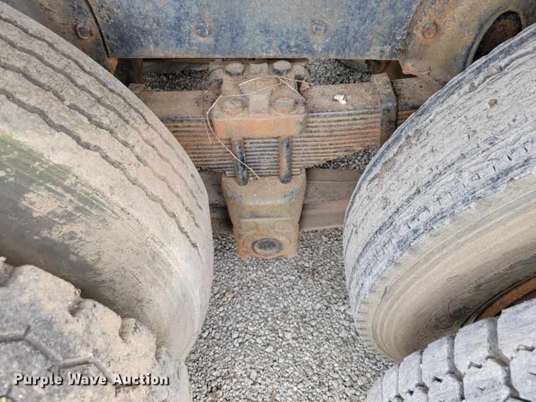 image for item JE9931 1974 International Transtar 4300  semi truck