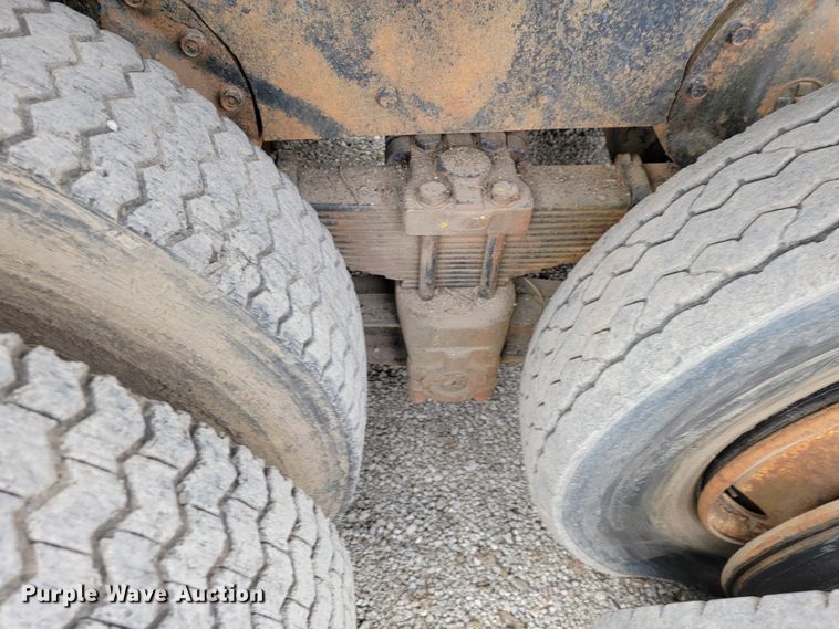 image for item JE9931 1974 International Transtar 4300  semi truck