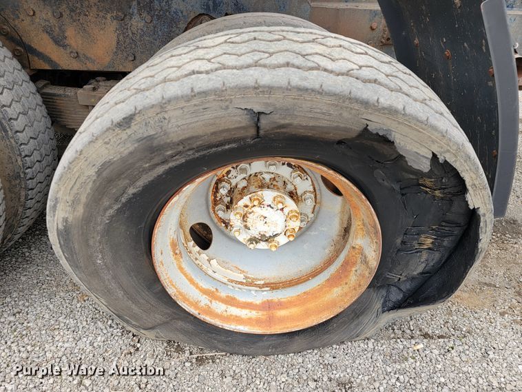 image for item JE9931 1974 International Transtar 4300  semi truck