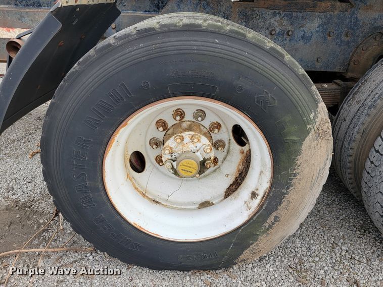 image for item JE9931 1974 International Transtar 4300  semi truck