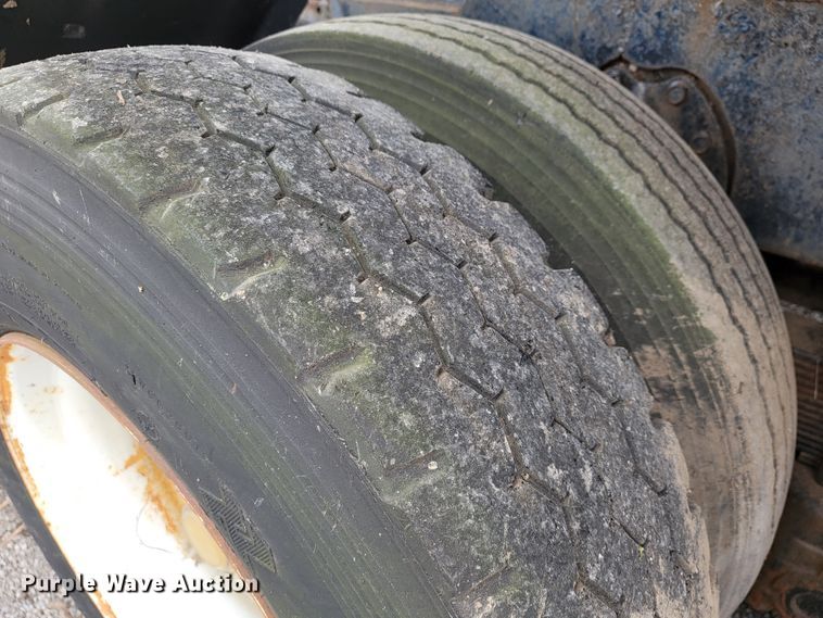 image for item JE9931 1974 International Transtar 4300  semi truck