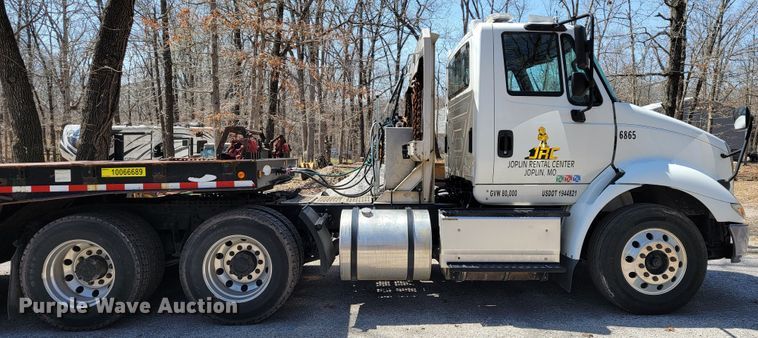 image for item JF9025 2016 International TranStar 8600  semi truck
