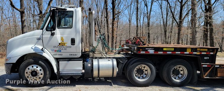 image for item JF9025 2016 International TranStar 8600  semi truck