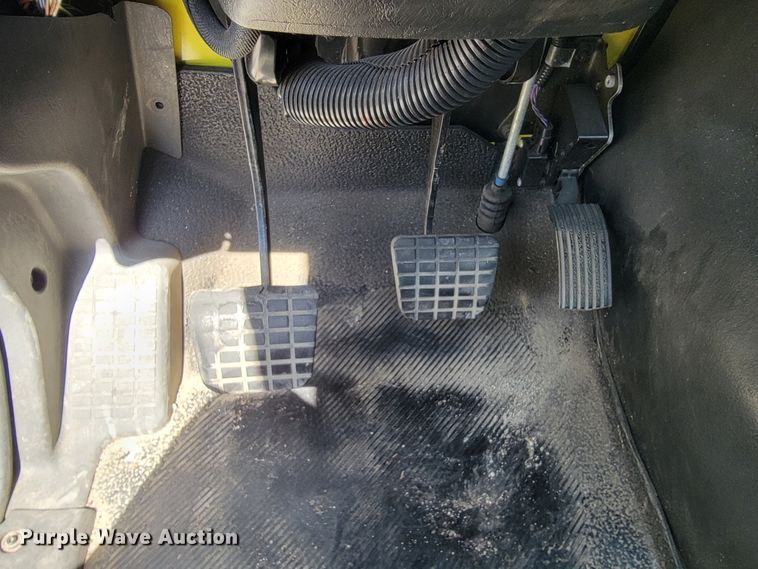 image for item JF9025 2016 International TranStar 8600  semi truck