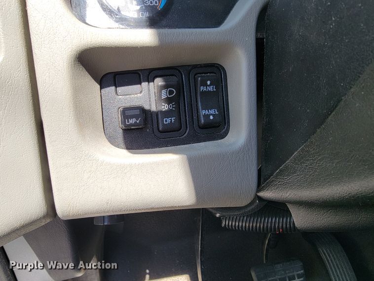 image for item JF9025 2016 International TranStar 8600  semi truck