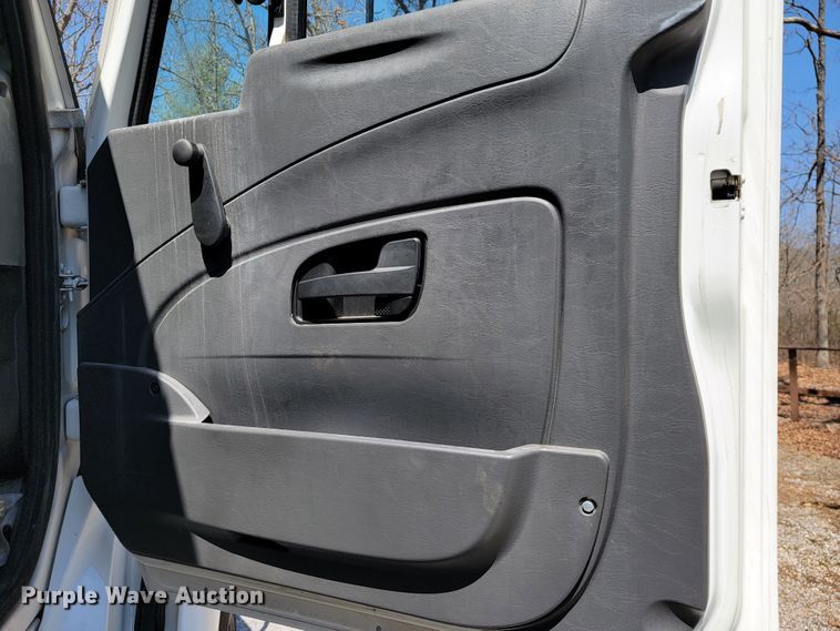 image for item JF9025 2016 International TranStar 8600  semi truck