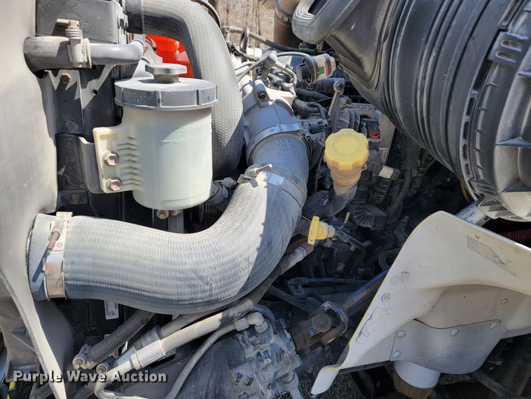 image for item JF9025 2016 International TranStar 8600  semi truck