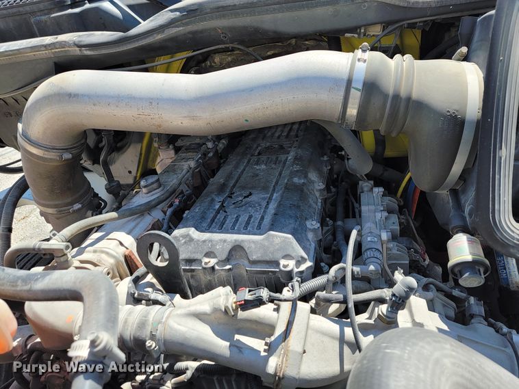 image for item JF9025 2016 International TranStar 8600  semi truck