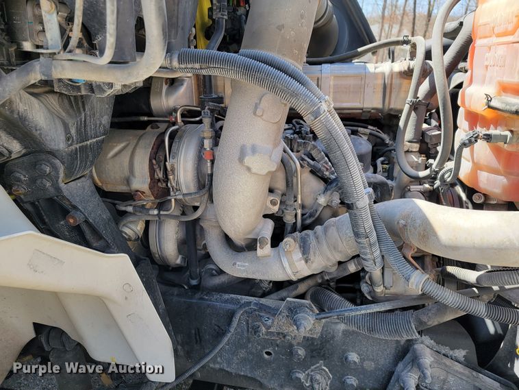 image for item JF9025 2016 International TranStar 8600  semi truck