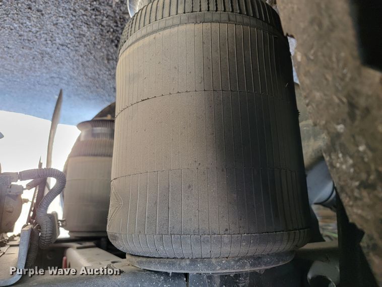 image for item JF9025 2016 International TranStar 8600  semi truck