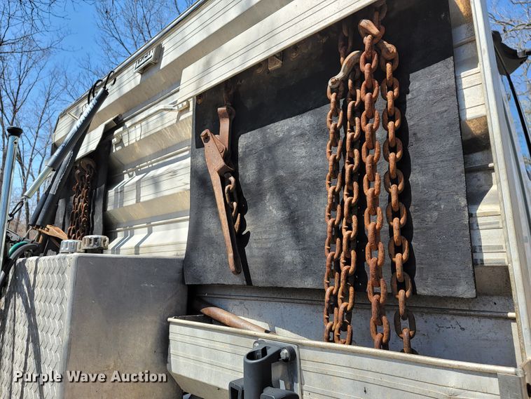 image for item JF9025 2016 International TranStar 8600  semi truck