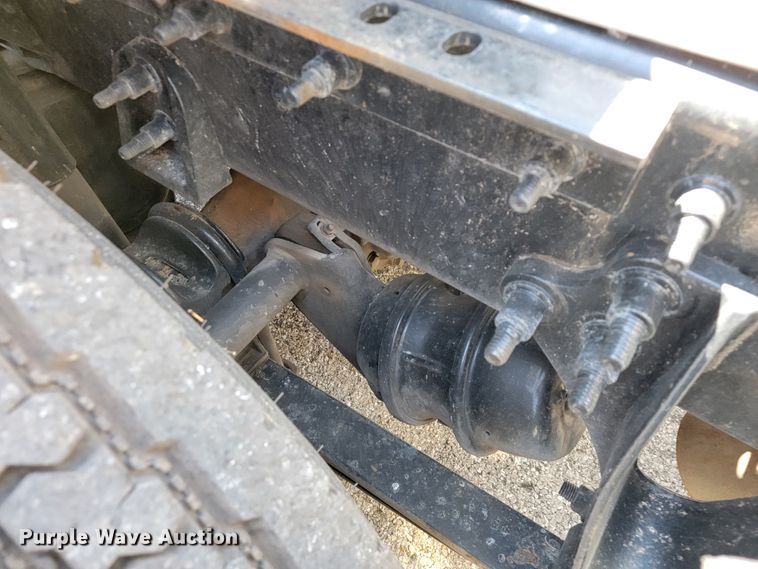 image for item JF9025 2016 International TranStar 8600  semi truck