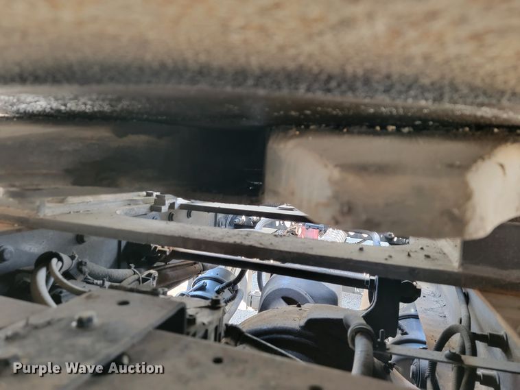 image for item JF9025 2016 International TranStar 8600  semi truck