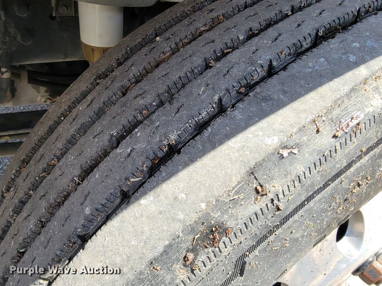 image for item JF9025 2016 International TranStar 8600  semi truck