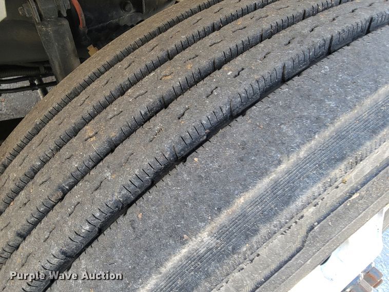 image for item JF9025 2016 International TranStar 8600  semi truck