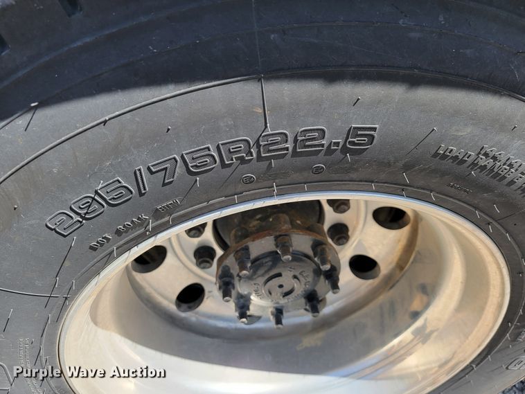 image for item JF9025 2016 International TranStar 8600  semi truck