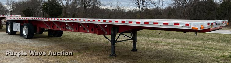 image for item JH9239 2006 Transcraft  flatbed trailer