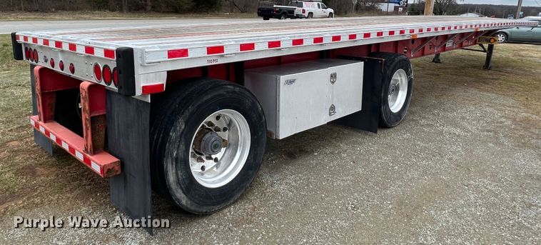 image for item JH9239 2006 Transcraft  flatbed trailer