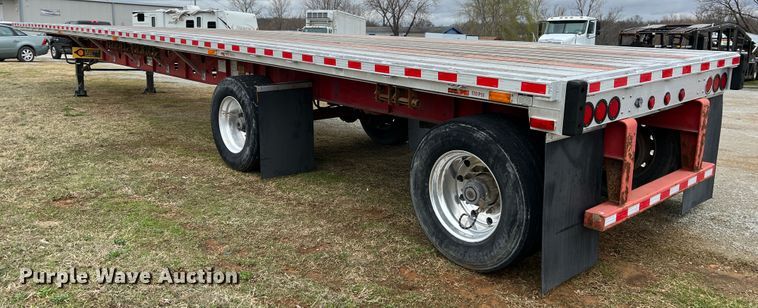 image for item JH9239 2006 Transcraft  flatbed trailer