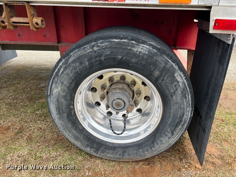 image for item JH9239 2006 Transcraft  flatbed trailer