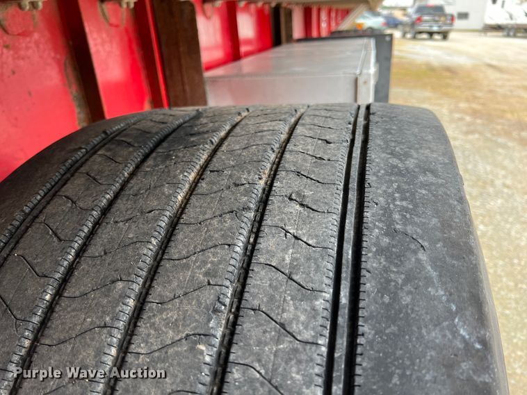 image for item JH9239 2006 Transcraft  flatbed trailer