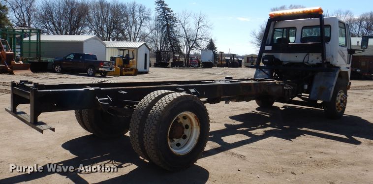 image for item JK9449 1990 Ford CF8000  truck cab and chassis