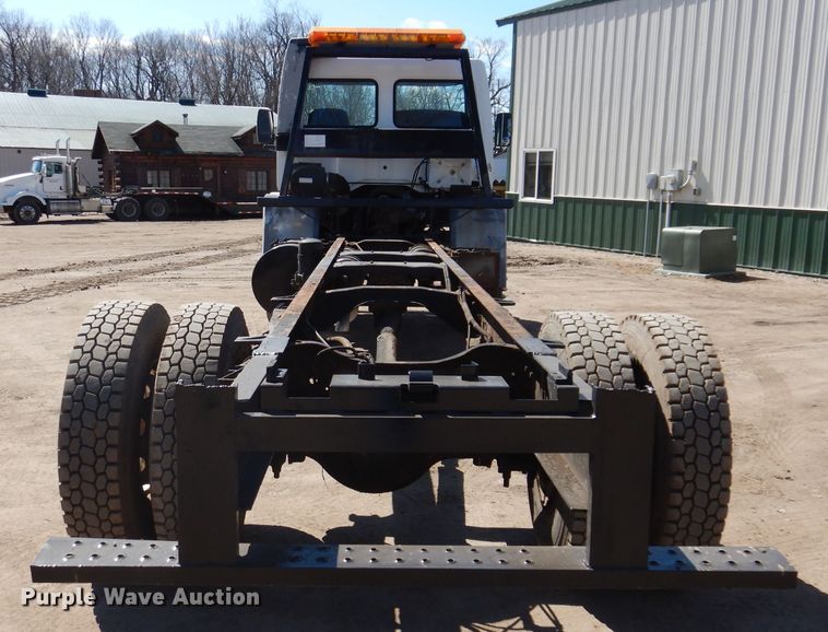 image for item JK9449 1990 Ford CF8000  truck cab and chassis