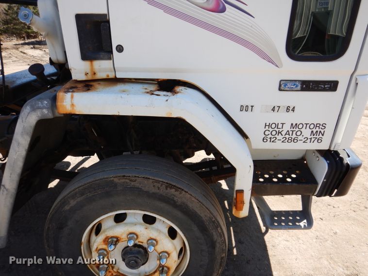 image for item JK9449 1990 Ford CF8000  truck cab and chassis