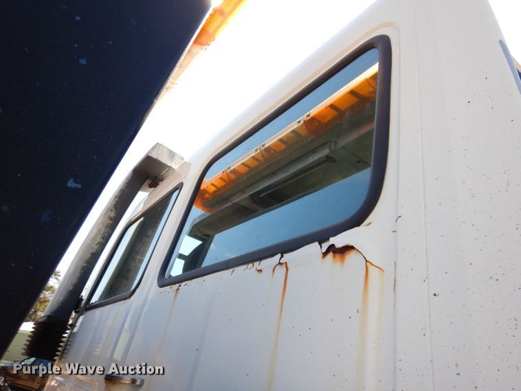 image for item JK9449 1990 Ford CF8000  truck cab and chassis